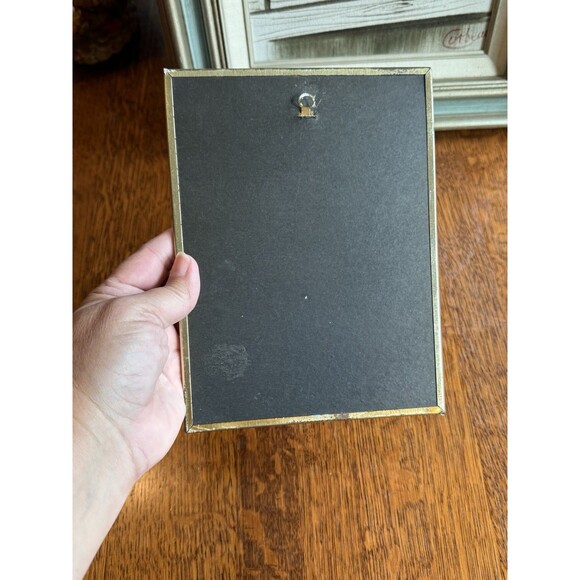 Antique silhouette painted on convex glass 6" x 8" couple crossing creek - Picture 5 of 5